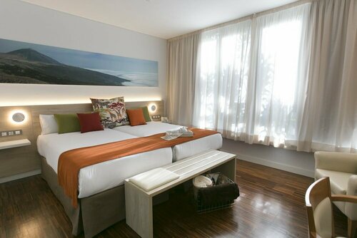 Hotel Escuela Santa Cruz, Забронировать Отель Отели Санта-Крус-де-Тенерифе 4 звезды, рядом с Выставочный центр Тенерифе, 4*