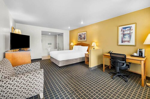 SureStayPlus Hotel by Best Western San Jose Central City, Забронировать Отель Сан-Хосе Silicon Valley, рядом с Oak Hill Funeral Home and Memorial Park