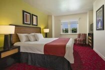 Club Wyndham Anaheim, Забронировать Отель Анахайм Disneyland California, рядом с Курорт Disneyland® Resort