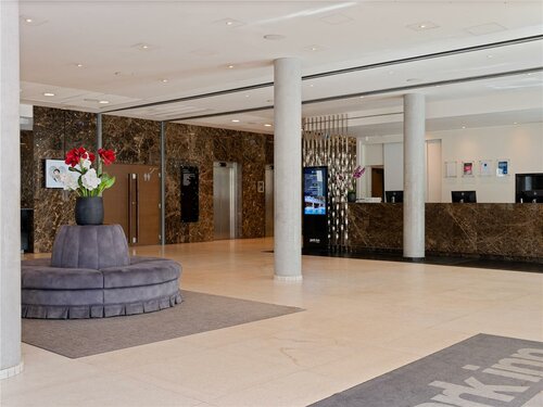 Park Inn by Radisson Meriton Conference & Spa Hotel Tallinn, Забронировать Отель Отели Таллина с парковкой, рядом с Подземные ходы под бастионом, Парковка