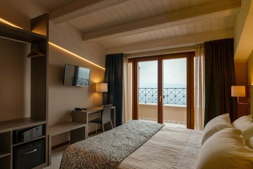 Hotel La Grotta, Book Hotel San Marino 