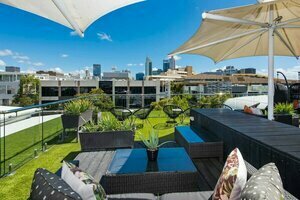 Chic Apartment With Rooftop, Забронировать Апартаменты/квартира Апартаменты Перта, рядом с The Bell Tower, Апартаменты/квартира