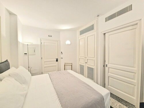 Roccobarocco Boutique Hotel, Забронировать Бутик-отель Отели Серрара с парковкой, Парковка