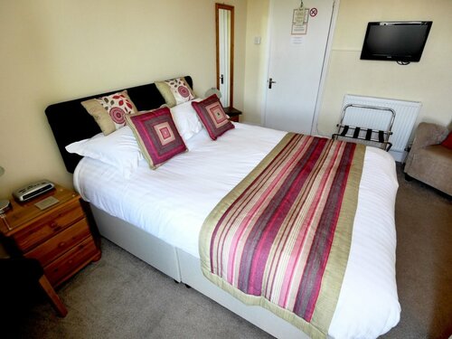 Stour Lodge Guest House, Забронировать Гостевой дом Отели Крайстчерч с завтраком, Завтраки
