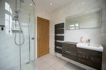 Callender House Bed and Breakfast, Varaa Hotelli Bramhope West Yorkshire