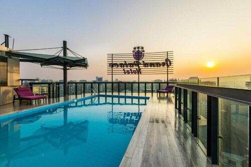 Grand Palace Hotel & Resort Dhaka, Забронировать Отель Отели Дакки с бассейном, рядом с Банк Бангладеша, Бассейн