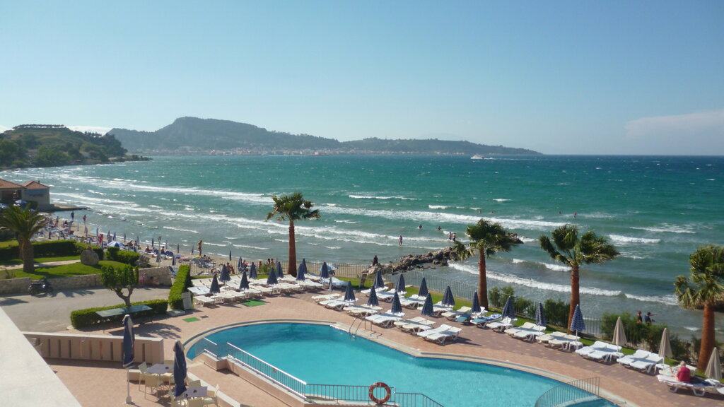 Xenos Kamara Beach