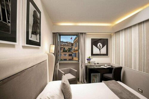 Condotti Boutique Hotel, Забронировать Апартаменты/квартира Спанья Рим, рядом с Площадь Кампо-деи-Фиори