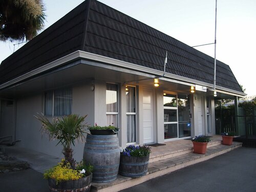 Montana Lodge Motel, Забронировать Мотель Отели Бленем с парковкой, Парковка