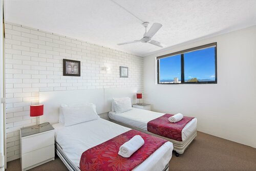 Broadbeach Travel Inn Apartments, Забронировать Апартаменты/квартира Отели Голд-Кост с парковкой, рядом с Broadbeach Beach, Парковка