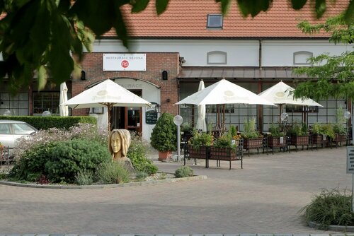 Hotel Chvalská Tvrz, Забронировать Отель Прага Чехия