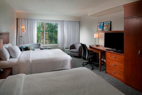 Courtyard by Marriott Fort Lauderdale Airport & Cruise Port, Забронировать Отель Отели Дания-Бич 3 звезды, рядом с Tigertail Lake Recreational Center, 3*