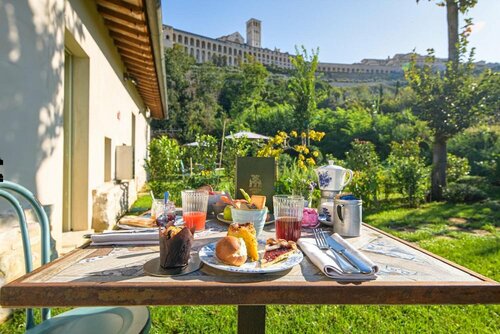 Borgo Antichi Orti Assisi, Забронировать Фермерский дом Ассизи Умбрия