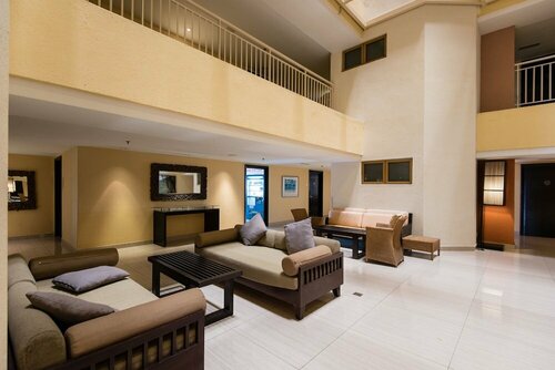 W Studio Resort Suites at Pyramid Tower, Забронировать Курортный отель Курортные отели Петалинг-Джая, рядом с Медицинский центр Сануэй, Курортный отель