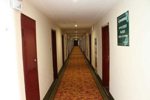 GreenTree Inn Nanjing Shanxi Road Cloth City Hotel, Rezerwuj Hotel Hotele w Jiangsu z parkingiem, Parking