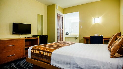 American Inn Hotel & Suites Hidalgo del Parral, Book Hotel Hoteller i Chihuahua med parkering, Parkering