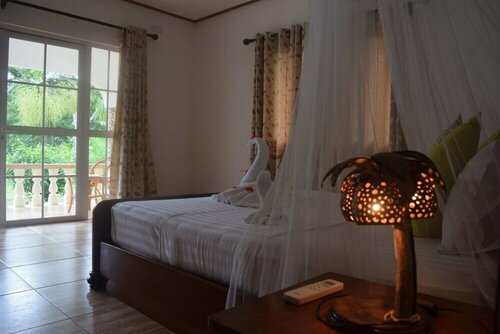 Chalet Bamboo Vert, Забронировать Шале Отели Ла-Диг с парковкой, Парковка