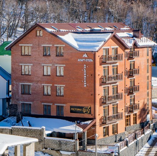 Отель Альпийский, Забронировать Отель Отели Карачаево-Черкесской Республики с бассейном, Бассейн