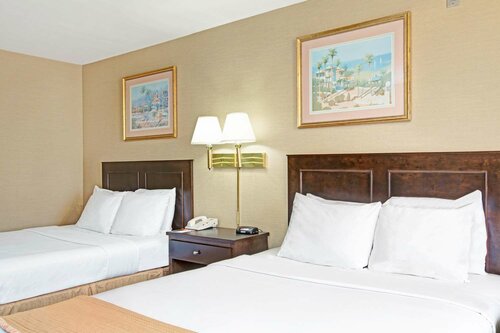 Howard Johnson by Wyndham Torrance, Забронировать Отель Торранс Саут-бэй