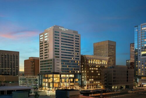 Moxy Phoenix Downtown, Забронировать Отель Феникс - центр города Финикс, рядом с Коппер-сквер