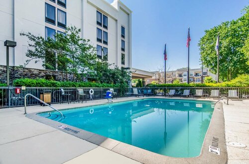 Comfort Inn Raleigh Midtown, Забронировать Отель Отели Raleigh-Durham Metropolitan Area с парковкой, Парковка