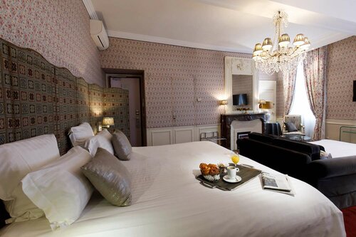 Hotel & Spa Le Grand Monarque Chartres, Забронировать Отель Отели Шартра с парковкой, рядом с Église St-Pierre, Парковка