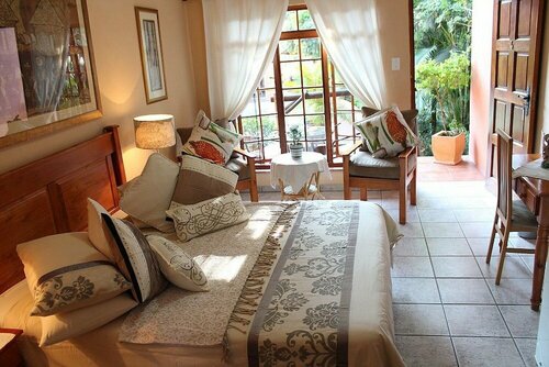 Harmony Guesthouse, Забронировать Отель «постель и завтрак» Отели Мпумаланга с бассейном, Бассейн
