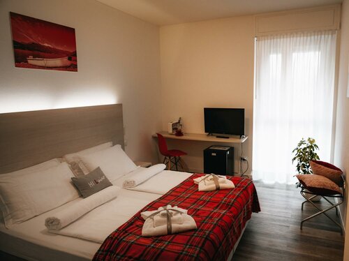 Hotel Internazionale Luino, Забронировать Отель Отели Provincia di Varese с бассейном, Бассейн