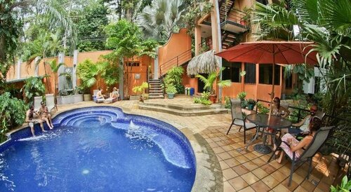 Jungle Vista Boutique Hotel, Забронировать Бутик-отель Отели Мануэль-Антонио с парковкой, рядом с Пляж Бьесанс, Парковка