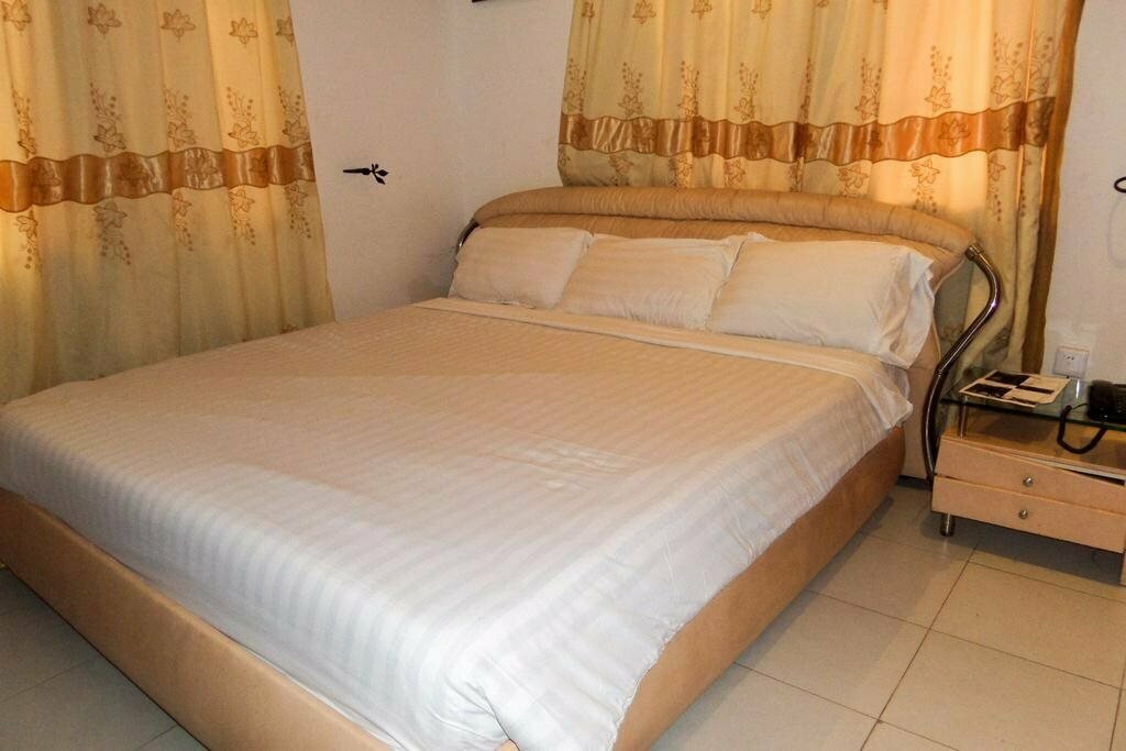 Royal Stop-Over Suites