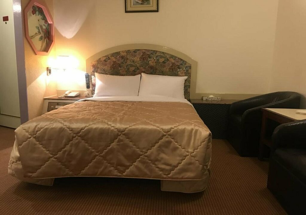Good Hotel