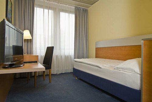 GHOTEL hotel  living Hamburg, Book Hotel Hoteller i Hamborg med pool, Swimmingpool