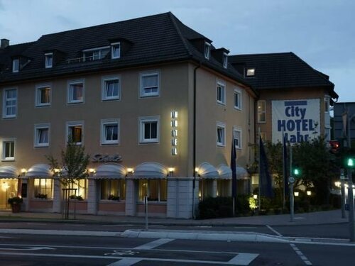 City Hotel, Забронировать Отель Лар Шварцвальд, рядом с Крепость Шторхентурм