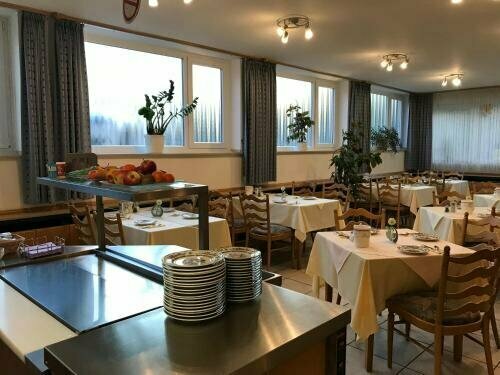 Hotel Marienhof Düsseldorf Neuss, Забронировать Отель Отели Нойс с парковкой, Парковка