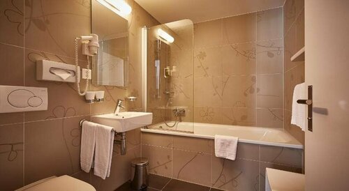 Hotel Landhaus, Забронировать Дом для отпуска Занен 