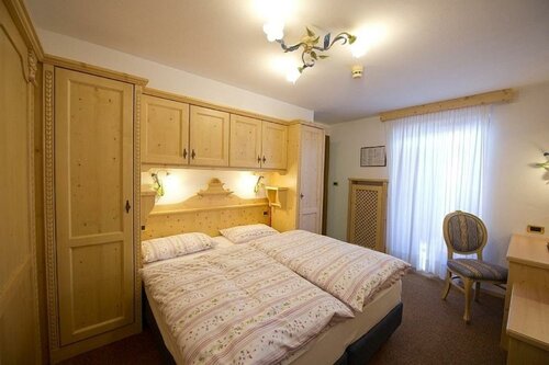 Hotel San Marco, Забронировать Отель Отели Пассо-Сан-Пеллегрино с бассейном, рядом с Горнолыжный курорт Three Valleys, Бассейн