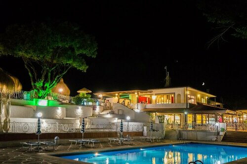 Holiday Village, Boek Camping Hotels in Lazio met parkeren, Parkeren