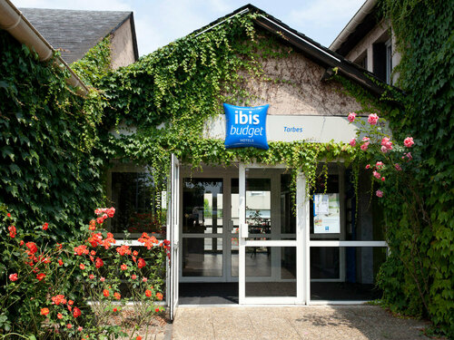 IBIS Budget Tarbes, Забронировать Отель Тарб Hautes-Pyrénées