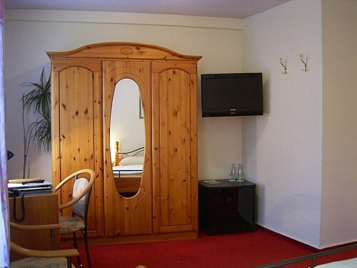 Hotel Restaurant Bockshaut, Забронировать Отель Дармштадт Бергштрасе