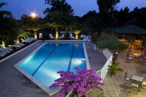 Tropic Hôtel, Забронировать Отель СПА-отели Корбьер, SPA-услуги