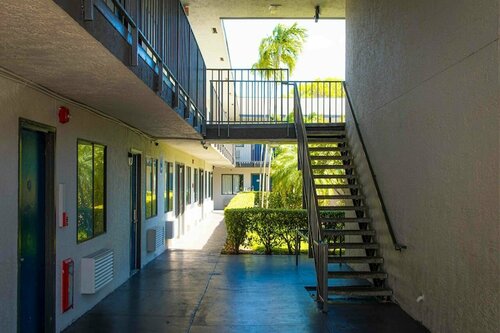 Motel 6 Lantana, จอง โมเทล Lantana Palm Beach County