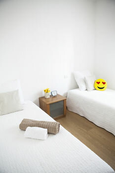 Alessia's Flat - Bright and Spacious, Book Apartment Milan Lombardy