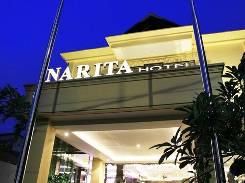 Narita Hotel Surabaya, Rezervovat Hotel East Java hotely s parkováním, Parkování