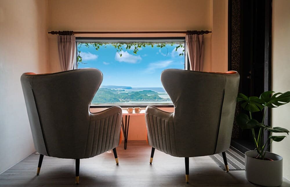 Sunny Room