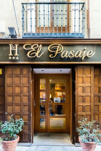 Хостел Windsor Puerta del Sol, Забронировать Хостел Хостелы Мадрида, рядом с Здание Grassy, Хостел