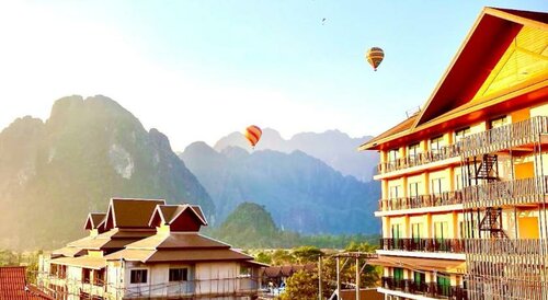 Vang Vieng Freedom View - Hostel, Book Hostel / Vandrerhjem Vientiane Vandrehjem, Hostel / Vandrerhjem