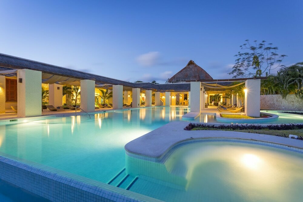 Family Selection at Grand Palladium Kantenah Resort & Spa - All Inclusive