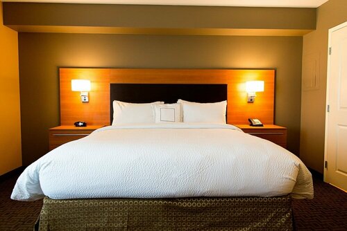 TownePlace Suites by Marriott Lancaster, Забронировать Отель Отели Ланкастер 3 звезды, 3*