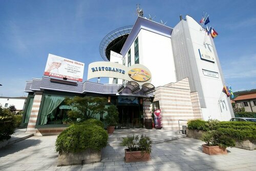 Castagna Palace Hotel & Restaurant, Забронировать Отель Монтеккьо-Маджоре Венето