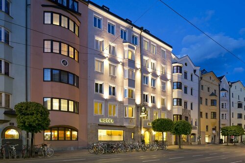 Hotel Maximilian - Stadthaus Penz, Забронировать Отель Отели Инсбрука с парковкой, Парковка